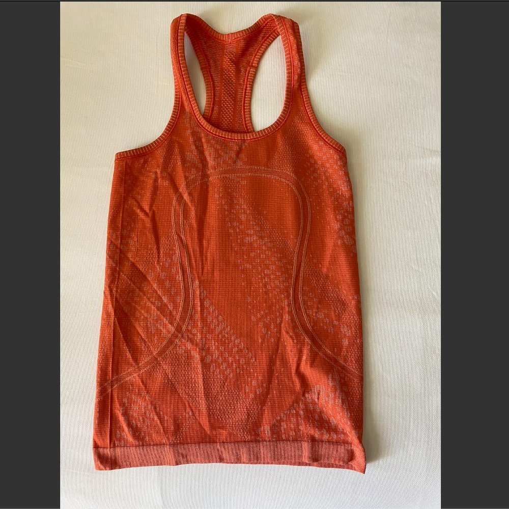 Lululemon tank